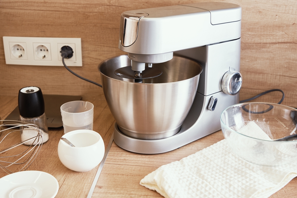 Silver,Food,Processor,In,Kitchen,Interior,,Kitchen,Electric,Mixer,On